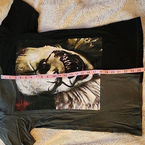 IT - XS Chapter Two Pennywise Split T-Shirt - Picture 4 of 9